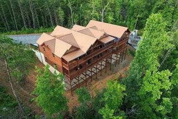 Gîte Rural Ridge View By Avantstay15mins From Pigeon Forge W/ Pavilion, Indoor Pool & Hot Tub!