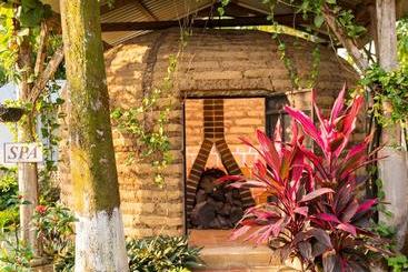 هتل Mansión Los Guichos