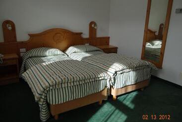 בית מלון כפרי Mondeval