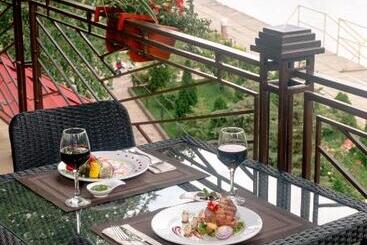 فندق Near The Lake