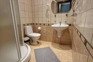 هتل Linda   Helvita