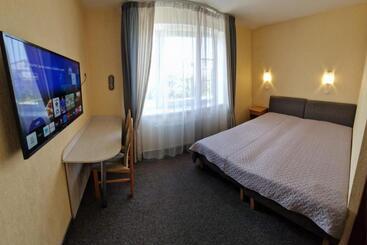 هتل Linda   Helvita