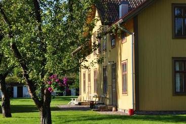 Stf Glasbruket Hostel & Apartments