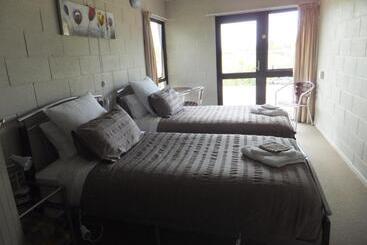 Waitomo Golfstays B&b