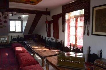 Hotel Restaurant Kutchi