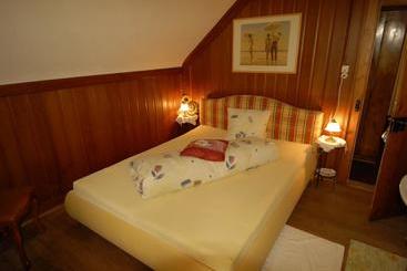 Victor's Bed & Breakfast