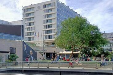 2 Beds Luxury Apartment In The Heart Of Chatswood12