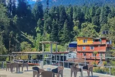 Hotel Luvya Retreats