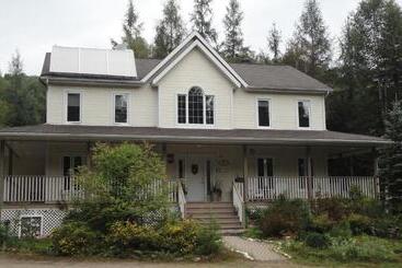 住宿加早餐  Gîte Crystal Inn