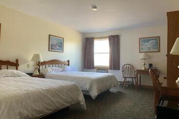 Hopewell Rocks Motel & Country Inn