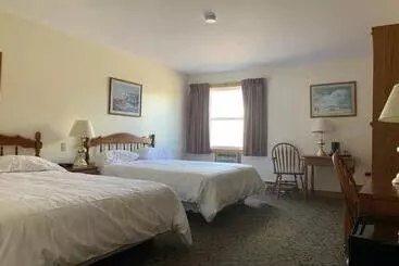 Hopewell Rocks Motel & Country Inn
