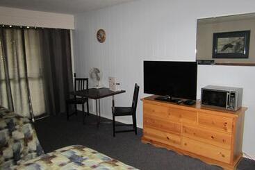 Lakeside Motel