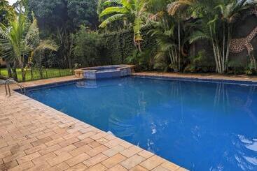 تختخواب و صبحانه Wellness Luxury Accommodation