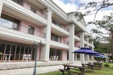 Hotel Lake Hills Sokrisan