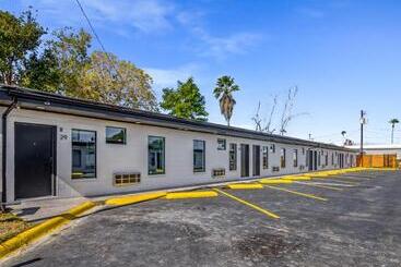 Motel Studios On Fourth