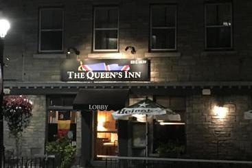 هتل The Queen's Inn