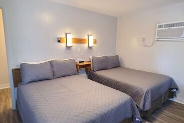Maple Leaf Motel