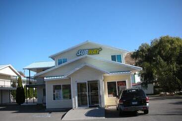 Motel Cache Creek Inn