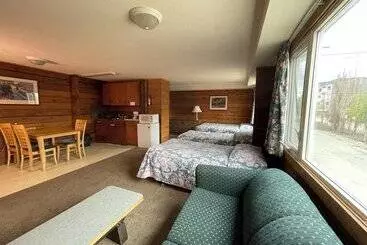 Raccoon Lodge Motel