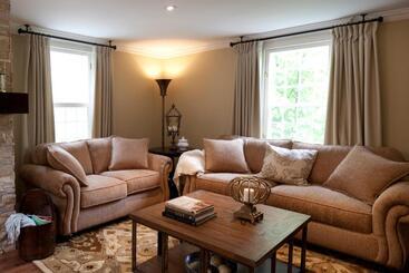 リゾートホテル 124 On Queen Hotel & Spa