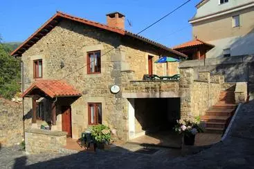 Ostello Apartamentos Rurales La Casa Vieja De Alceda
