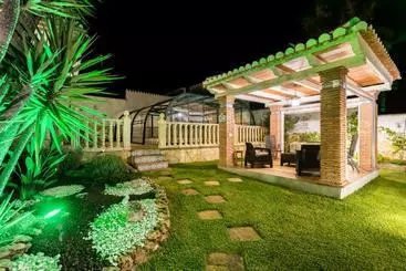 Bed and Breakfast Villa Madnis