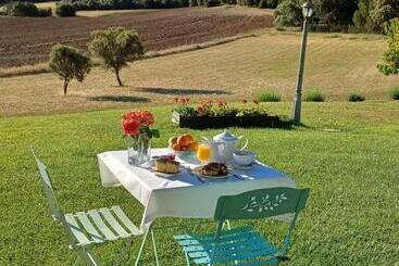 Отель Del Verde Al Amarillo