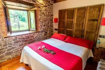 Hotel Casona De El Castaniu