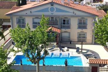 בית מלון כפרי Portofino