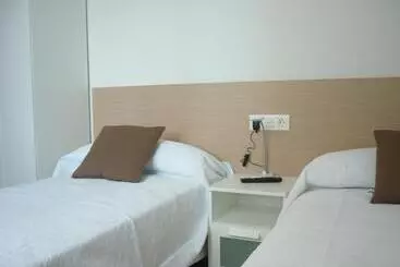 Pensión Albergue Puente Ribeira