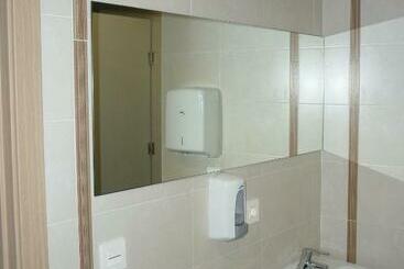 Pensión Albergue Puente Ribeira