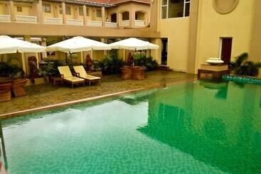 Pramod Convention & Club Resort