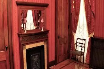 Herrold On Hill Bed And Breakfast