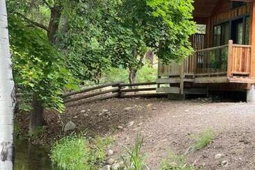 Otel River's Edge Resort