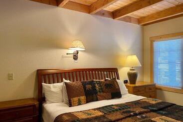 酒店 River's Edge Resort