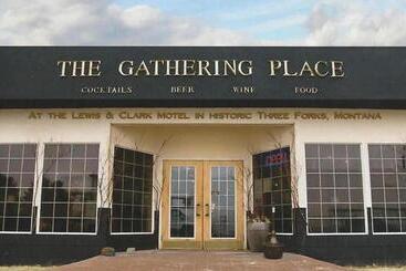 Three Forks Lewis & Clark Motel