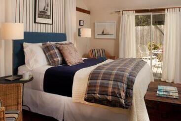 Bed and Breakfast Abbey's Lantern Hill Inn