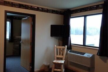 Hotelli Riverside Inn