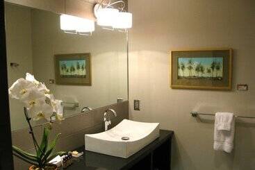 فندق Suites At 118