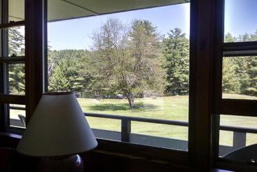 汽车旅馆  The Lodge At Loon Lake