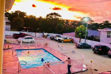 فندق على الطريق Sky Suites