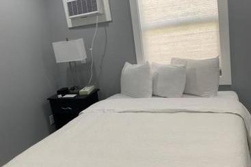 Everglades City Motel   Everglades Adventures Inn