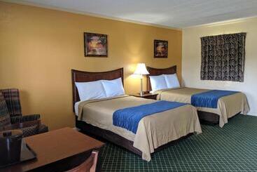 בית מלון כפרי Cheerio Inn Glennville