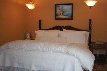 ホテル Spanish Villa Inn