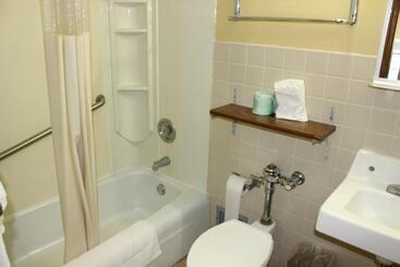 فندق على الطريق Executive Inn By Belvilla Owatonna Hwy 35