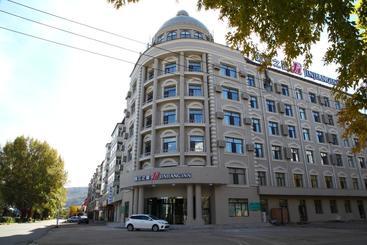 Hotel Jinjiang Inn Yichun Water Park Branch