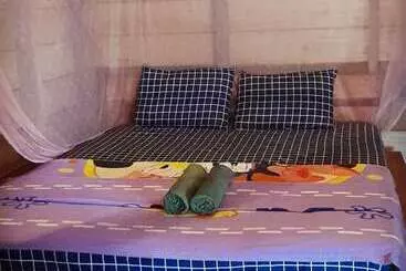 ユースホステル Nyang Ebay Surf Camp