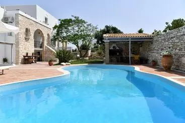 Anemolia Apartments With Pool