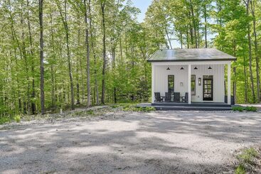 Hus på landet Modern Bellaire Cabin < 5 Mi To Lake & Slopes!