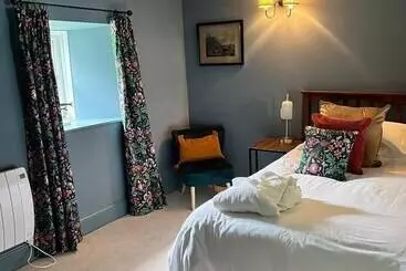 Tranquil Glenshee Cottage Retreat